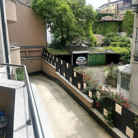 Designed In With Parking * Sofya